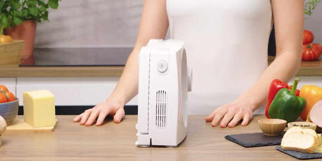 Krajalnica ZELMER ZFS1016 Jola Kompaktowa konstrukcja oszczędność miejsca miejsce na schowek przewodu przechowywanie ułatwienie