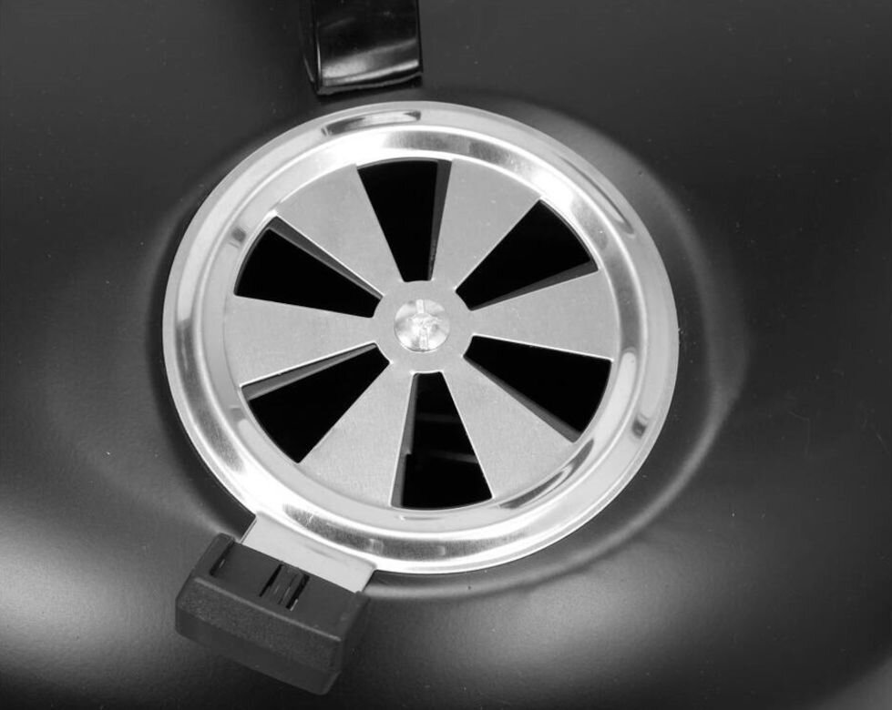 Wędzarnia LUND 99920 z termometrem 42 x 51 x 80 cm Czarny, przesłona, regulacja, precyzyjne, żarzenie, zbliżenie na regulator wlotu powietrza