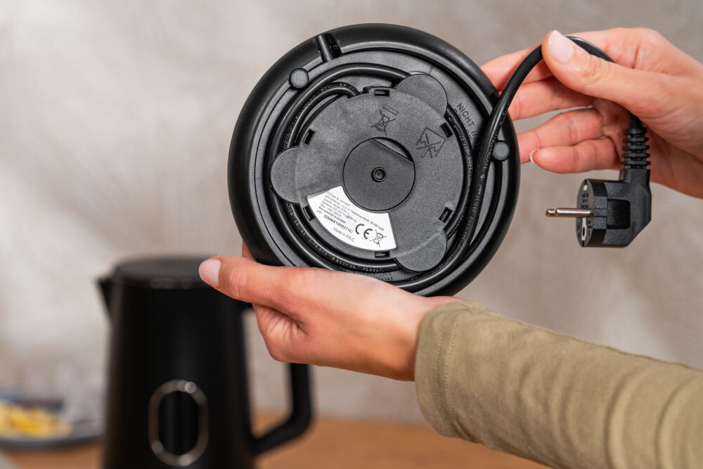 Czajnik GÖTZE & JENSEN KT940K Czarny grzalka plaki element grzejny stal nierdzewna przycisk plaska grzalka