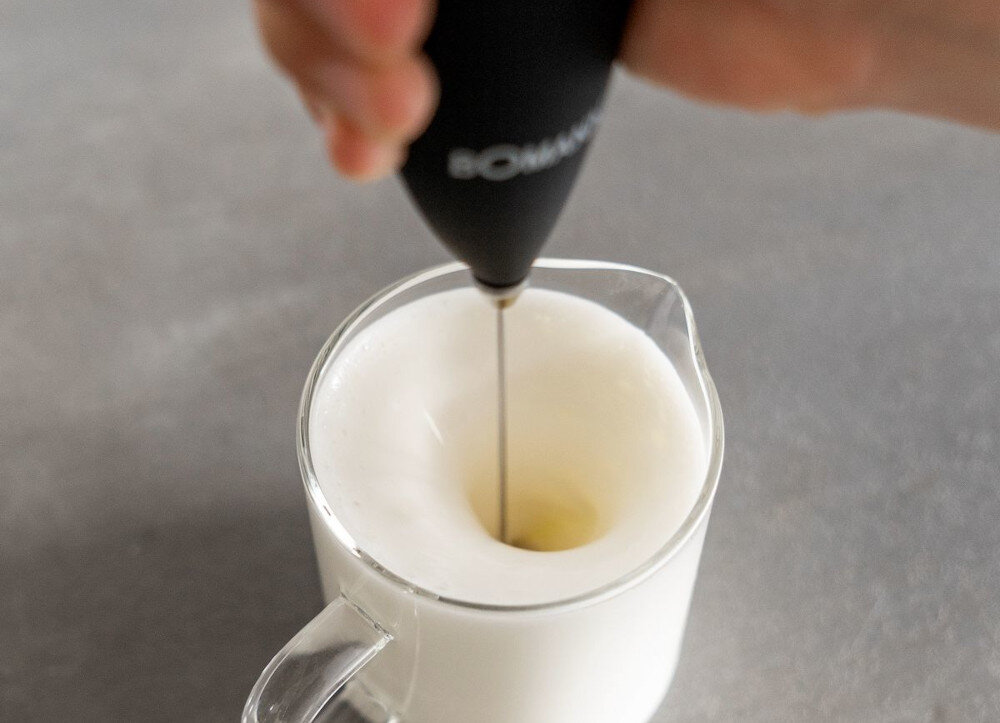 Spieniacz BOMANN MS 344 CB Komfortowa obsługa >Miękka w dotyku obudowa ze stali nierdzewnej Łatwo ją umyć po każdym użyciu