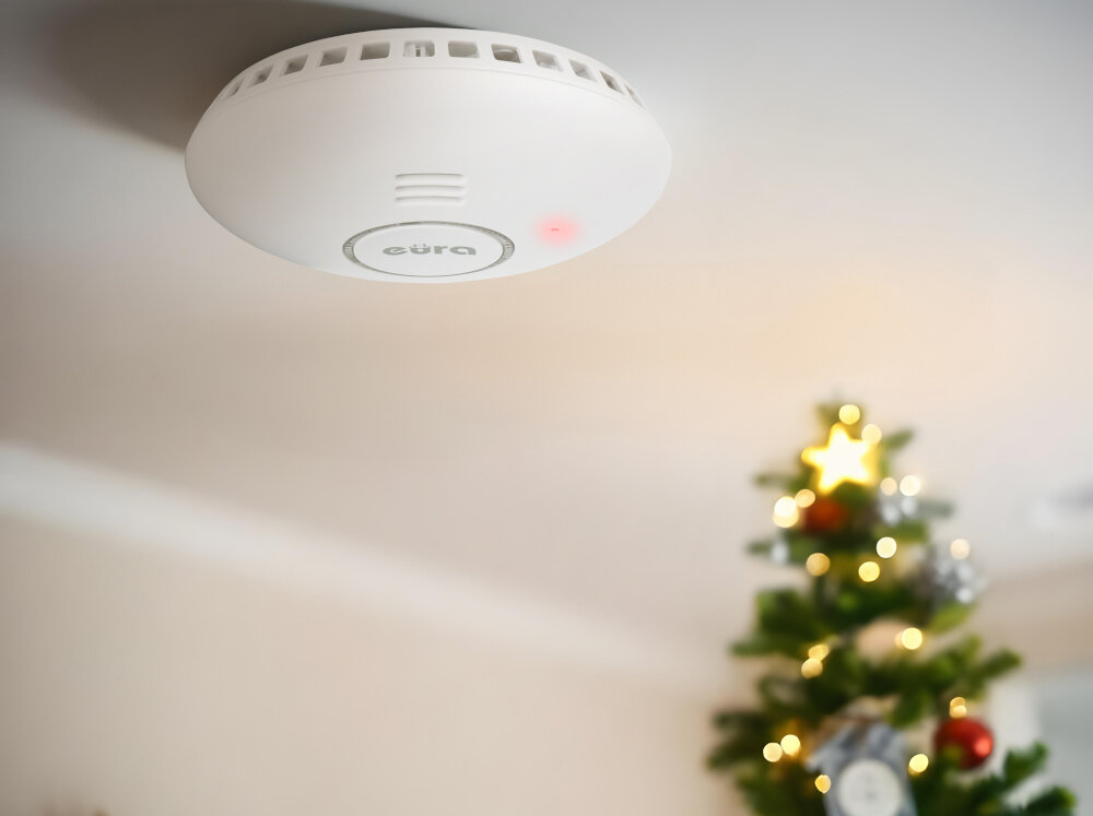 Czujnik dymu SD-72A2-TY elegancki neutralny rozmiar 120 x 37 mm dyskretny skutreczne dzialanie do mieszkan biur ochrona kontrola