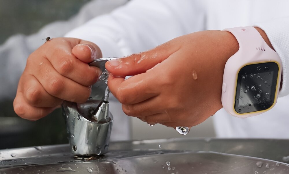 Smartband BEMI JELLO wyświetlacz dopasowanie tarcza zdrowie saturacja krwi ciśnienie krwi sen monitoring oddech cykl menstruacyjny powiadomienia wiadomości alarmy jakość tryby sportowe długa praca