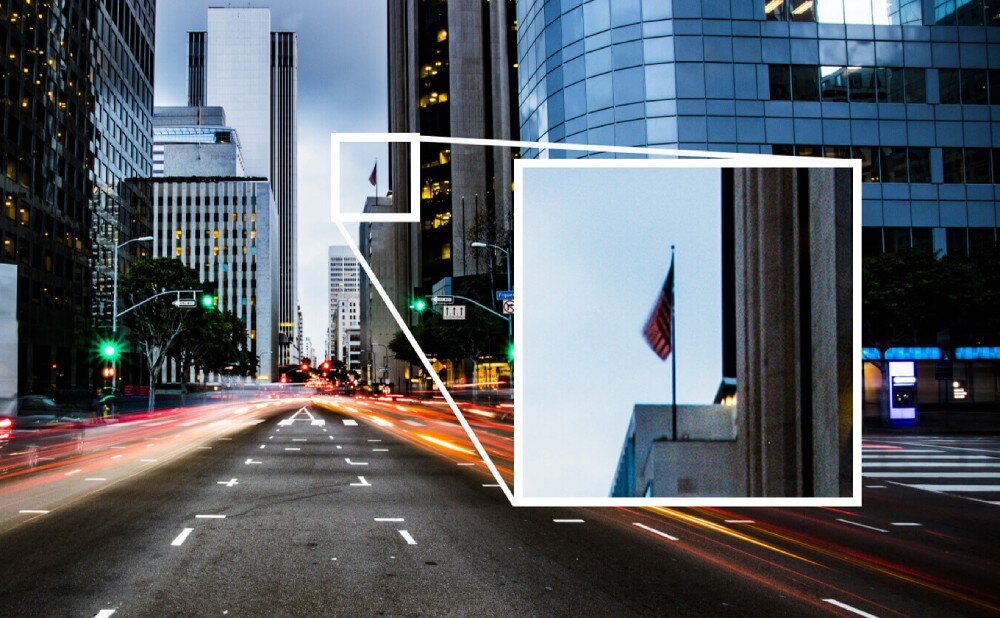 MIO MiVue C595WD Dual S rozdzielczości Full HD (1920 x 1080 px) 30 klatkach na sekundę kącie widzenia 140 stopni - zbliżenie na flagę w oddali