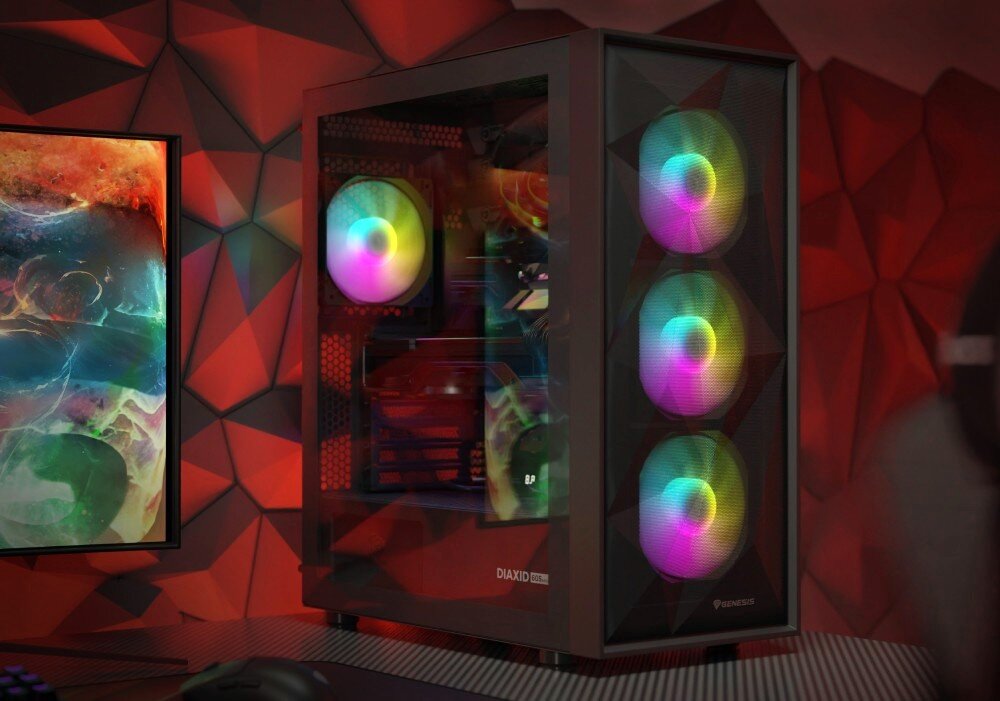 Komputer MAD DOG GENESIS-A03WB32WH Obudowa komputera z bocznym panelem ze szkła hartowanego i trzema wentylatorami RGB na przednim panelu. W tle monitor z kolorową grafiką i ściana z geometrycznym wzorem, cechy, zalety, testy, przeznaczenie