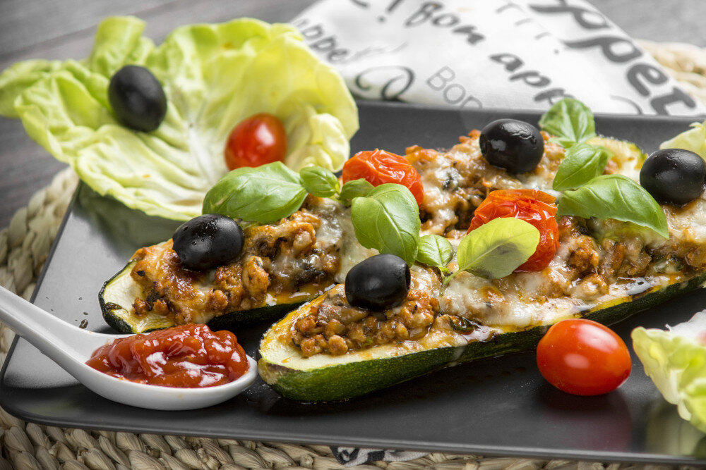 Robot kuchenny planetarny GÖTZE & JENSEN SB600K 1000W pojemność 4,2L blender kielichowy maszynka do mięsa