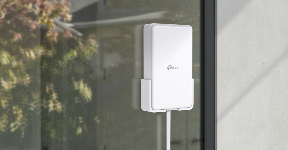 Router TP-LINK NE200-Outdoor 5G Gniazdo SIM, montaż, ściana, słup, okno, router zamontowany do okna budynku