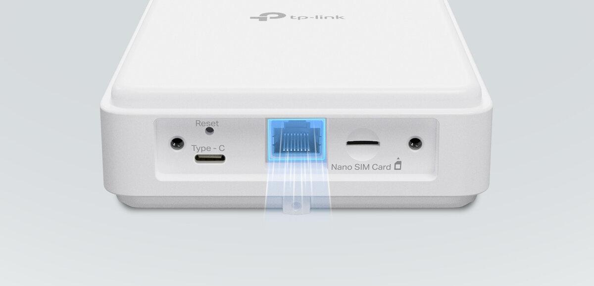 Router TP-LINK NE200-Outdoor 5G Gniazdo SIM, PoE, port, 2.5G, instalacja, zbliżenie na wejście portów do routera