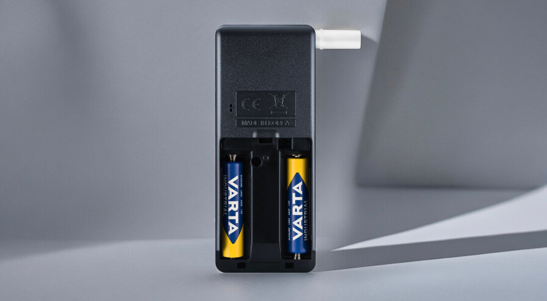 Alkomat BACSCAN F-50 Ultra Wygodne zasilanie auto-off bezczynność funkcja informacja nieskie napięcie zasilania