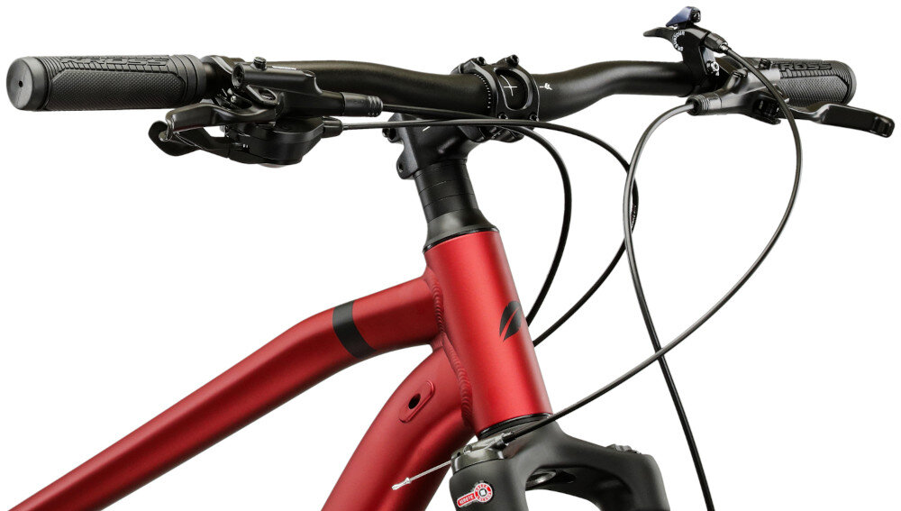 Rower górski MTB INDIANA X-Pulser 3.9 M20 29 cali męski Rubinowo-czarny kierownica na białym tle widoczna od przodu solidna kierownica marki INDIANA o szerokości 680 mm wykonaną z aluminium lepsza stabilność pewniejsze prowadzenie wspornik aluminiowy wspornik marki INDIANA typu 31.8/3° 60 mm trwałe i precyzyjne połączenie z widelcem zwiększa kontrolę nad rowerem waga 15 kg