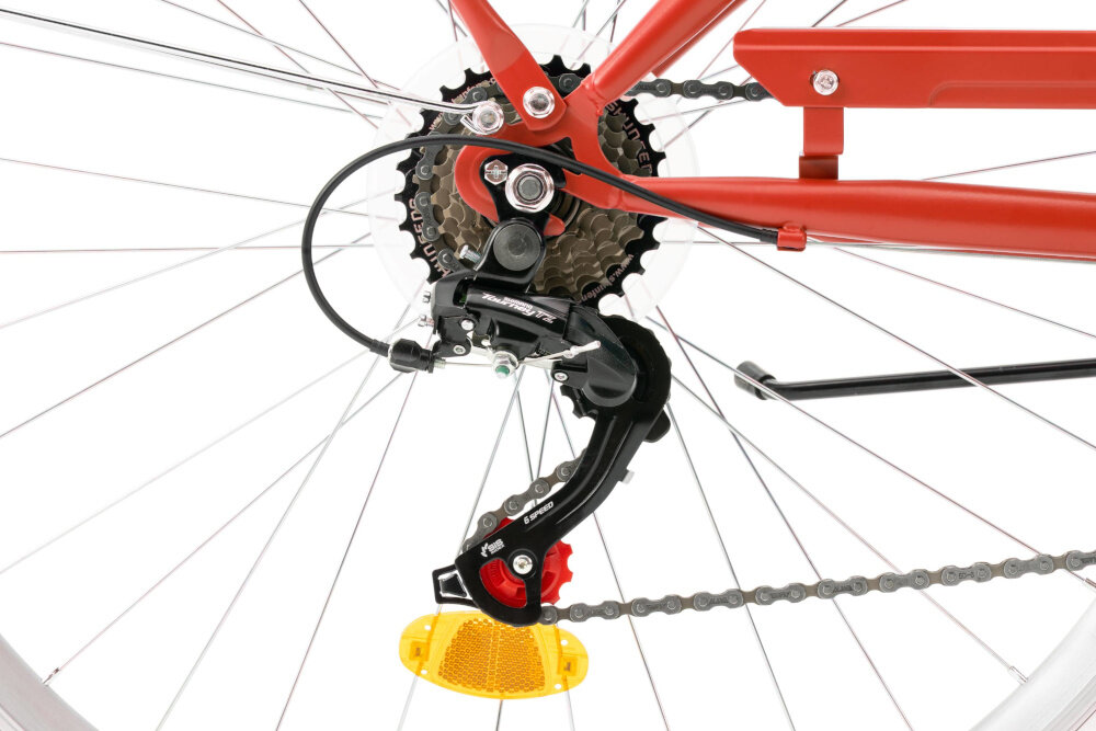 Rower miejski INDIANA Moena S7B 28 cali damski Perłowy róż zbliżenie na przerzutkę 7 przełożeń tylne przerzutki SHIMANO Tourney duża wytrzymałość i sprawne działanie zmiana biegów jest płynna i bezproblemowa obrotowa manetka SHIMANO RevoShift dobranie właściwego przełożenia do danego terenu