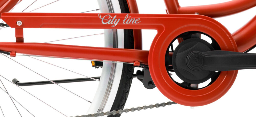 Rower miejski INDIANA Moena S7B 28 cali damski Perłowy róż zbliżenie na osłonę łańcucha osłona łańcucha ochronę przed brudem długa żywotność łańcucha bezpieczeństwo użytkowania błotniki ochrona przed zachlapaniem i brudem zapobiegają przenoszeniu brudu z koła