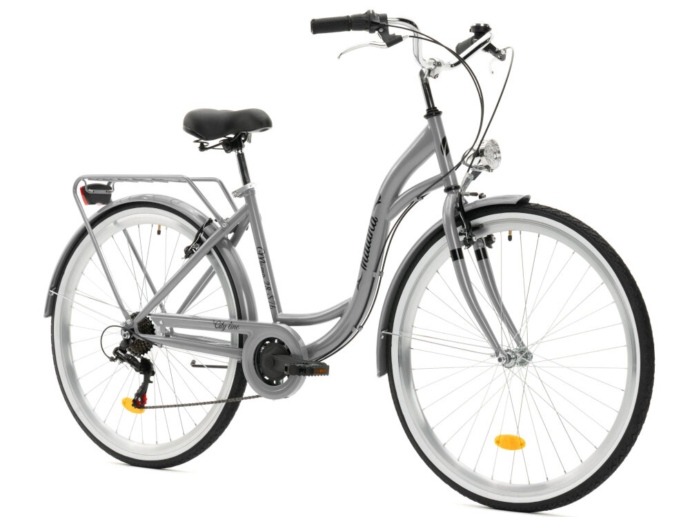 Rower miejski INDIANA Moena S7B 28 cali damski Srebrny rower na białym tle widoczny od przodu pod skosem uniwersalny rower miejski dla kobiet do codziennych dojazdów praktyczny ekologiczny środek transportu