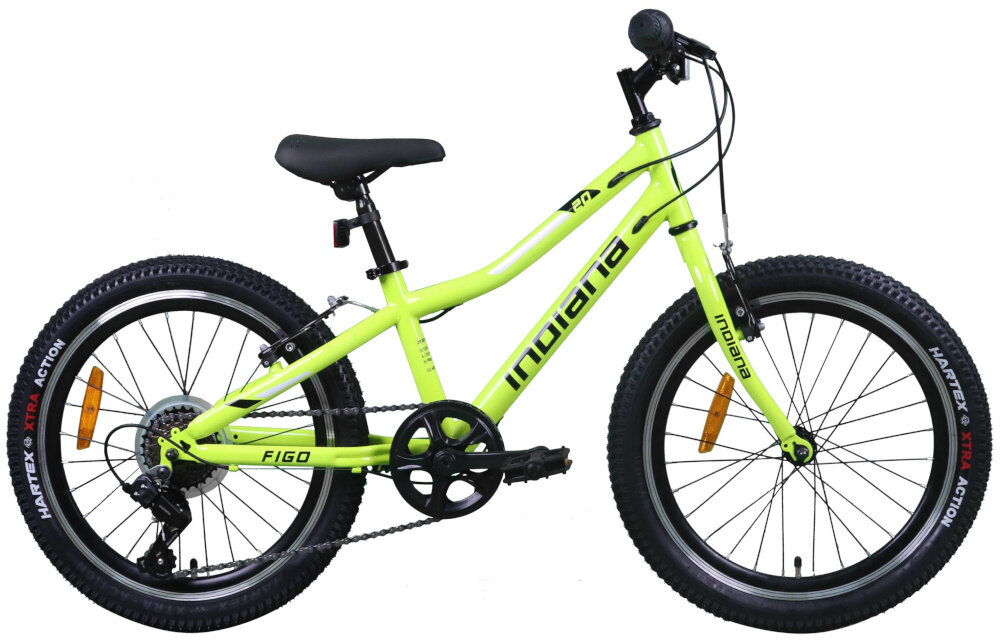 Rower dziecięcy w kolorze limonkowym z napisem \'indiana\' na ramie. Opony mają napis \'HARTEC XTRA ACTION\'.