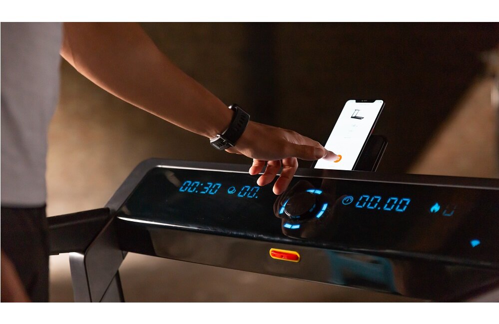 Bieżnia elektryczna KINGSMITH Treadmill TRK15F Duży wyświetlacz prędkość spalone kalorie czas treningu przebyte kilometry