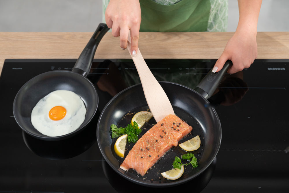 Zestaw patelni GÖTZE & JENSEN FPS400 wielkość antypoślizgowa rączka