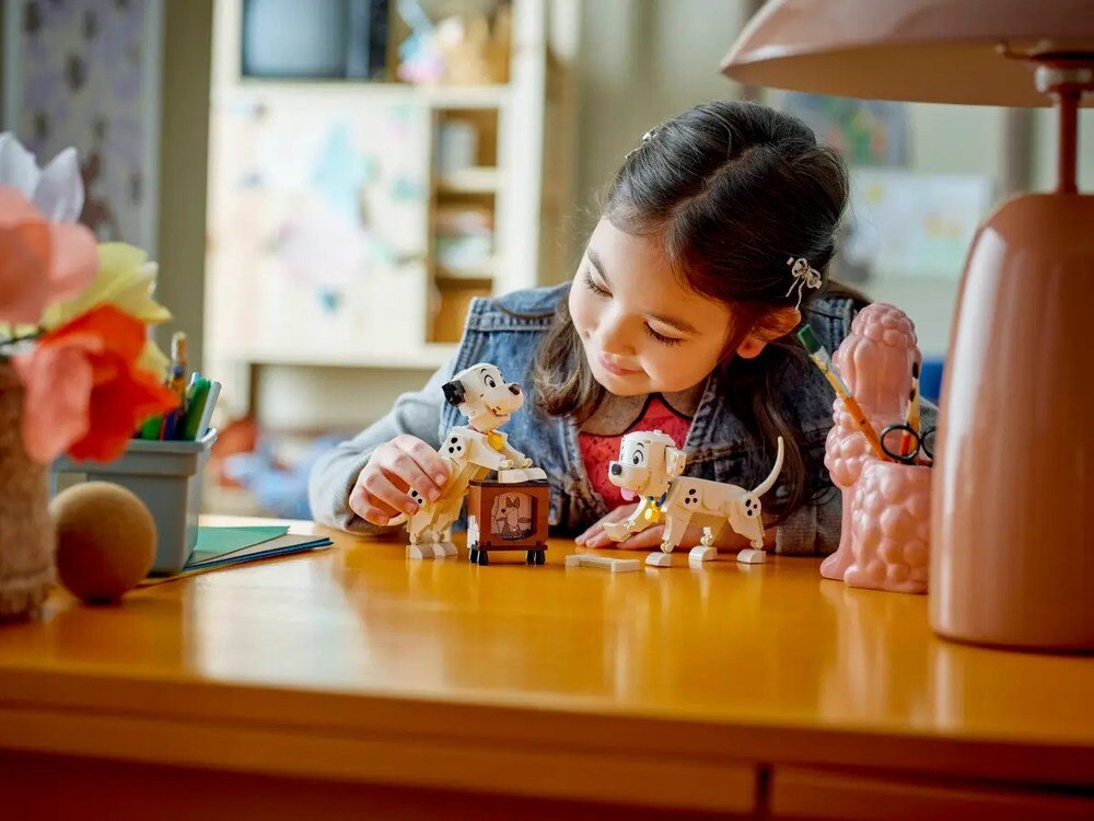 LEGO 43271 Disney Classic 101 dalmatyńczyków - Szczeniaczki Szczęściarz i Penny  elementy opis konstrukcji wiek
