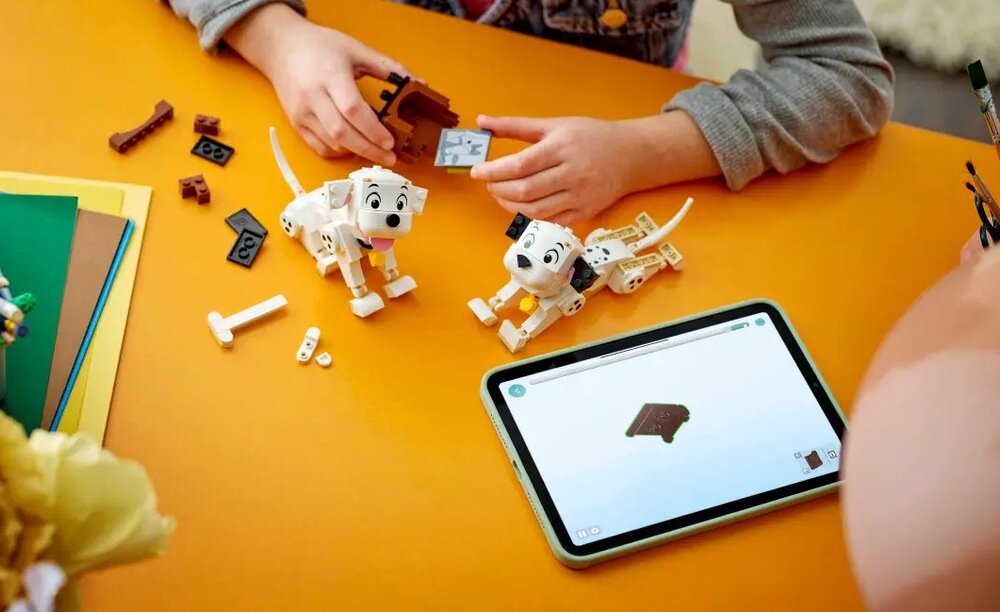 LEGO 43271 Disney Classic 101 dalmatyńczyków - Szczeniaczki Szczęściarz i Penny zdolności manualne rozwój dziecka koordynacja umiejętności wyobraźnia 
 