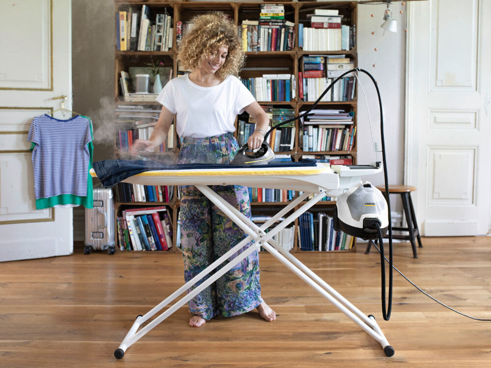 Parownica KARCHER SC 4 EasyFix Home Line 1.512-631.0 - zestaw z żelazkiem EasyFix Home Line ruchomy przegub