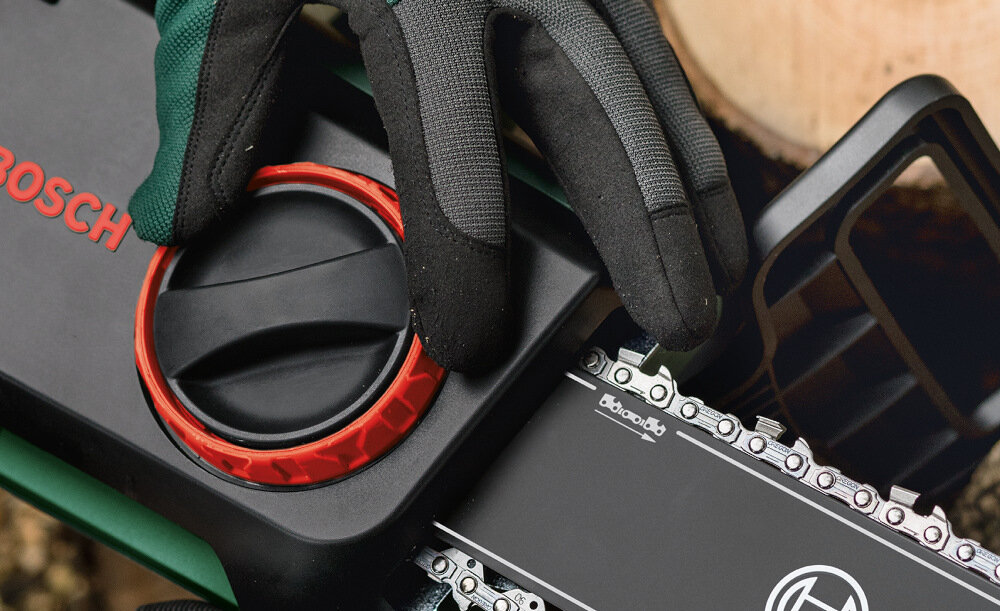 Piła elektryczna BOSCH UniversalChain 35 06008B8303 system beznarzedziowego napinania lancucha regulacja napiecia lancuchaa SDS