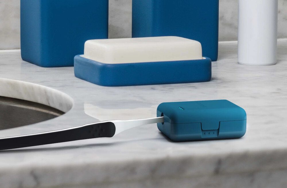 Etui do szczoteczek sterylizujące UV-C BE LUCENT Aurora Automatyczna obsługa uruchamia się samoczynnie Otwory wentylacyjne skuteczność ochrony przed bakteriami