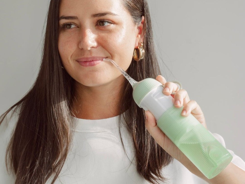 Irygator BE LUCENT Flare Water Flosser Miętowy design tło wizualizacja Codzienna kontrola higieny