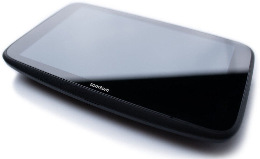  Nawigacja TOMTOM GO Superior 7 HD - ładowanie za pomocą kabla