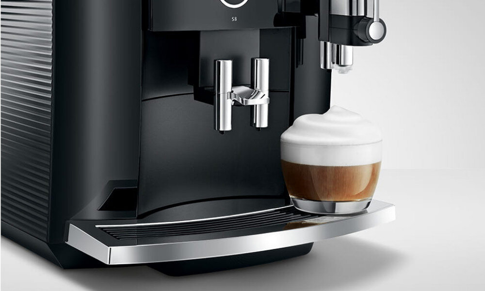 Ekspres JURA S8 Piano Black (EA) dysza spienianie mleka funkcja animacji ekran uzytkowanie wymienne koncowki konserwacja czyszczenie