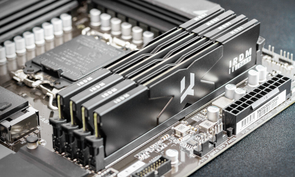 Pamięć RAM GOODRAM IRDM 32GB 6000MHz podkręcenie wydajność układ ustawienia parametry Intel XMP AMD EXPO