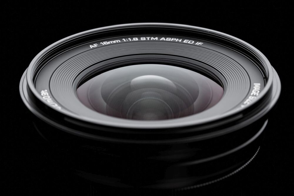 Obiektyw VILTROX AF 16mm f-1.8 Sony FE   ogniskowa przysłona ostrość pierścienie optyka soczewki powłoki montaż bagnet światło jasność zoom filtry waga