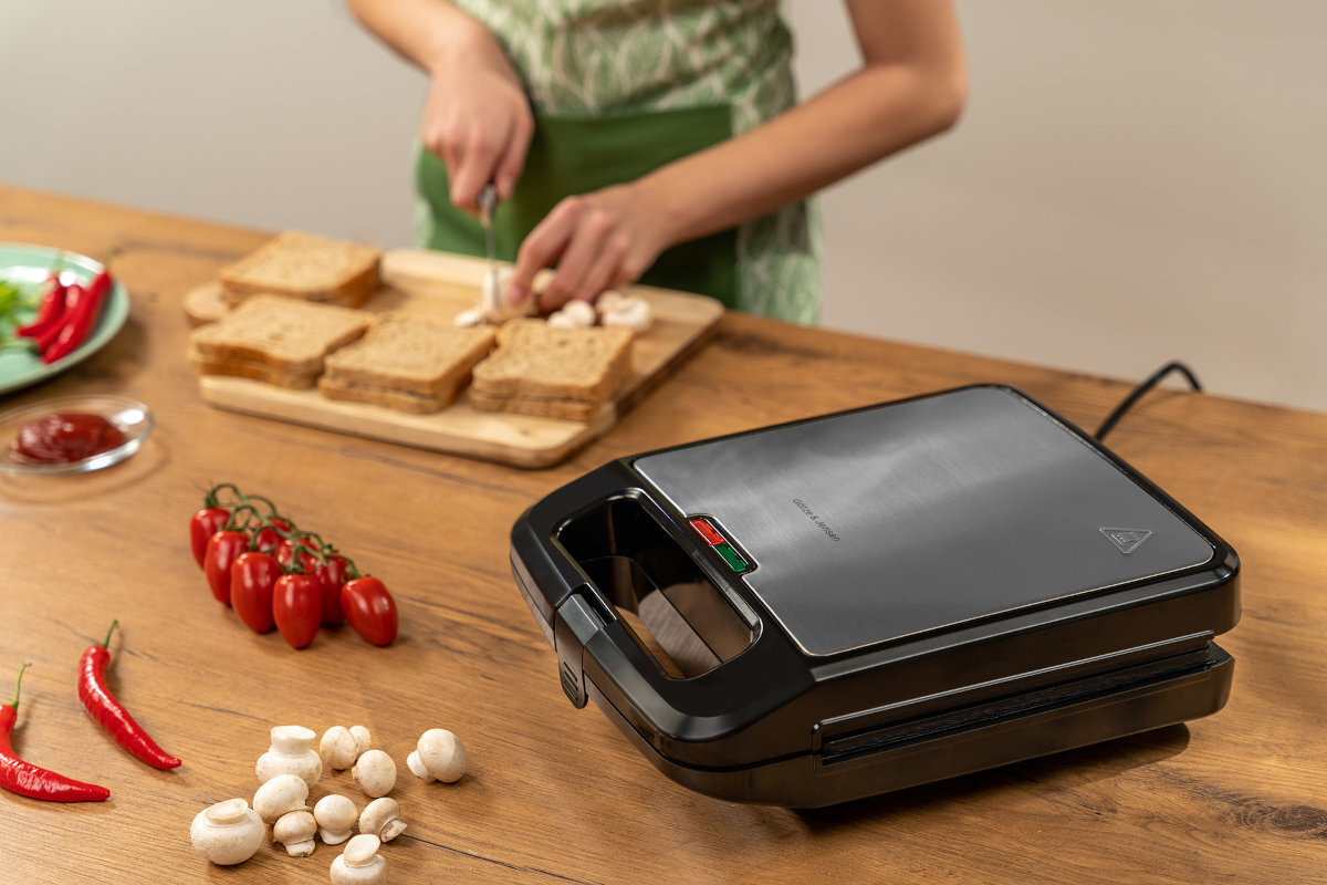 Opiekacz GOTZE & JENSEN SM702X obudowa stal