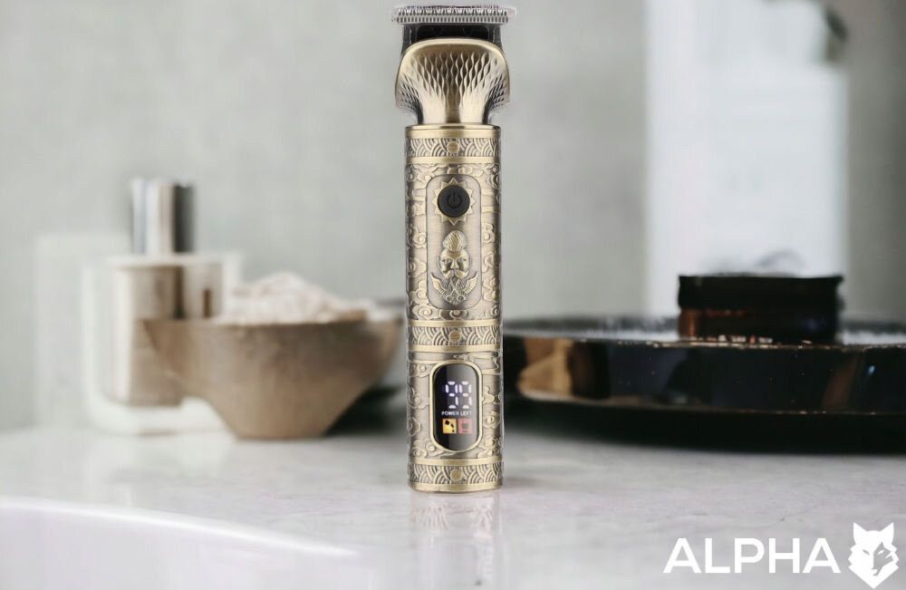 Golarka ALPHA ABS-02 Na sucho golarka złota obudowa stoi na blacie wzory wyświetlacz ostrze trwałość metalowa konstrukcja wysoka jakość ostrza Wbudowany wyświetlacz LCD zdejmowany system ostrzy proste czyszczenie i konserwacja jakość wygoda wszechstronność 