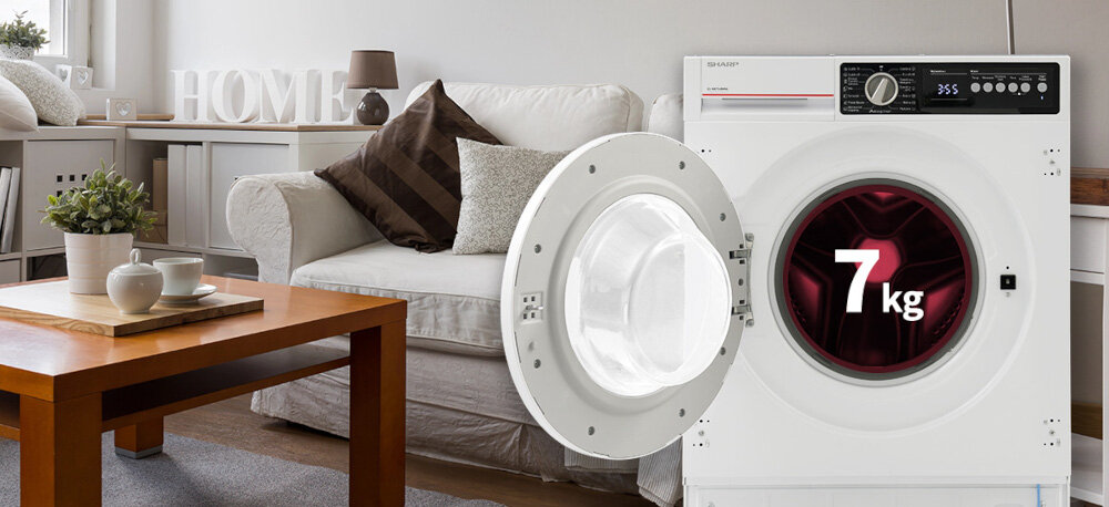 PRALKA SHARP ES-NIB714BWNA-PL wizualizacja lifestyle salon sofa stolik kawowy pralka front otwarta wnętrze bęben środek pusty 7 kg do zabudowy sharp kompaktowe wymiary oszczędność energii klasa a 1400 obr/min szybkie wirowanie krótszy czas schnięcia wygoda efektywność ekonomiczne rozwiązanie energooszczędna cicha designerska