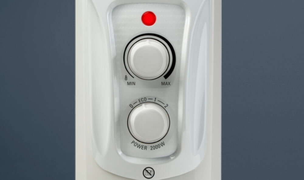 Grzejnik olejowy ROWENTA BU2620F0 precyzyjny termostat utrzymanie określonej temperatury automatyczna kontrola pracy przejnika temperatura na stałym poziomie poprawa wygody użytkowania zmniejszenie zużycia energii 