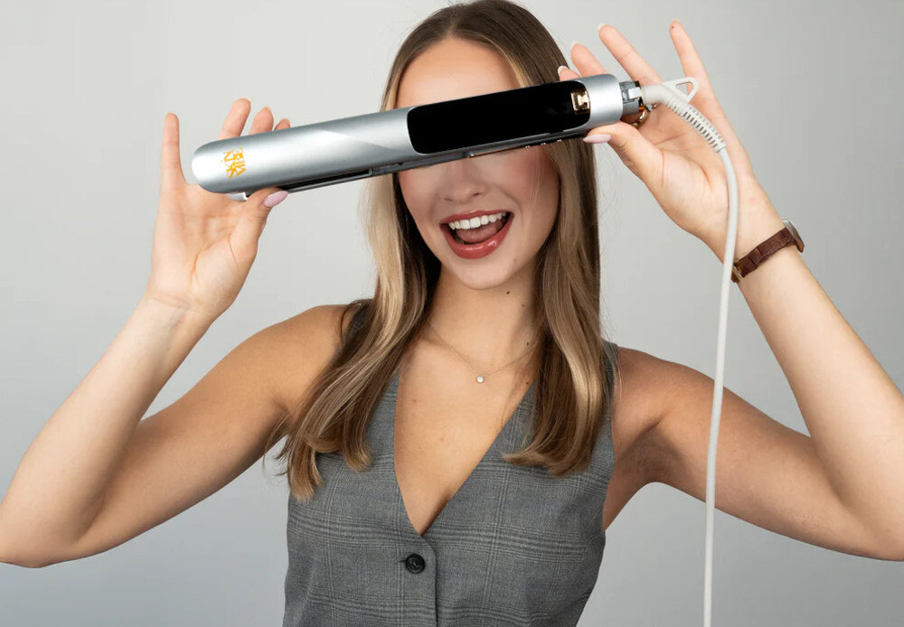 Prostownica SKINVIBE Astra SteamPlasma Srebrny Swoboda ruchu Przewód o długości 2,7 m z obrotem 360° mobilność stylizacja korzystanie