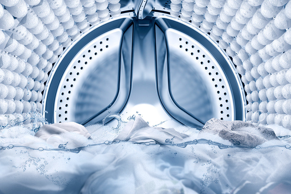 Samsung
Funkcja
Aktywna
Piana.
Sposób
na
nawet
trudne
zabrudzenia