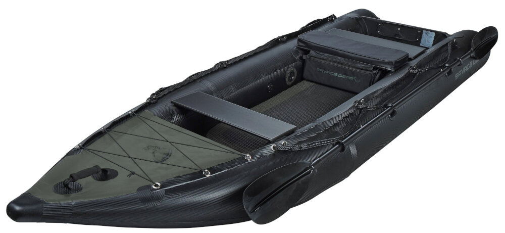Kajak SAVAGE GEAR E-Rider 330 Carbon Optix Kayak kajak na białym tle dmuchana jednostka Długość 330 cm szerokość 110 cm Dwuosobowa forma maksymalne obciążenie do 200 kg