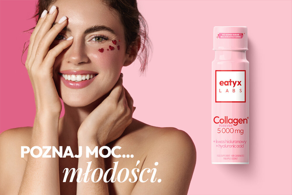 Kolagen EATYX Labs forever 5000 mg Ananasowo-kokosowy 80 ml różowe tło twarz kobiety obok stoi buteleczka kolagenu zdrowie codzienny rytuał młodość