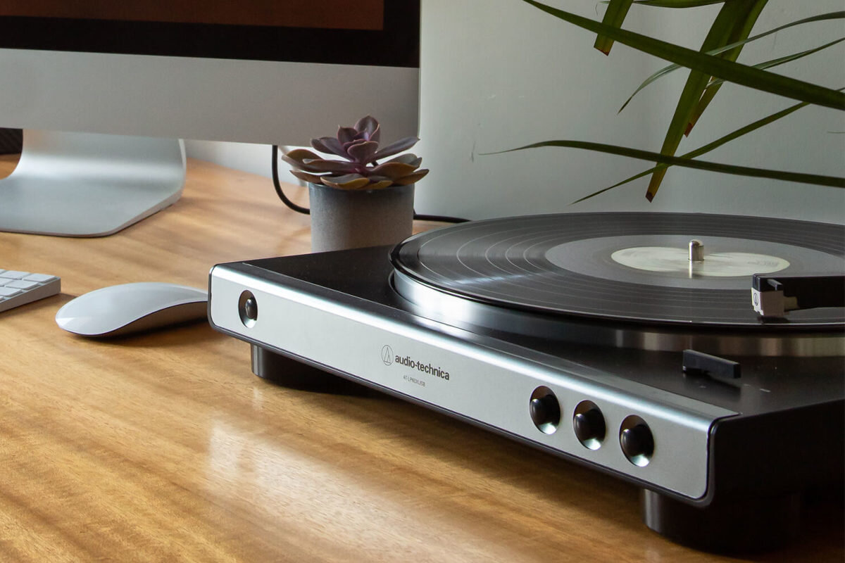 Gramofon AUDIO-TECHNICA AT-LP60XUSB Czarny napęd paskowy bluetooth usb podłączenie do komputera