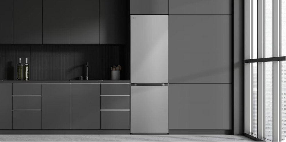 LODÓWKA LG GBV7280AMB lifestyle zamknięta front elegancki styl płaska konstrukcja zabudowa estetyka wygląd kolor srebrny pojemność komory chłodzenia mrożenia