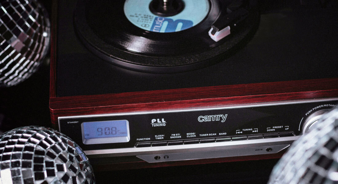 Gramofon CAMRY CR 1113 Brazowy Funkcja zegara timer
