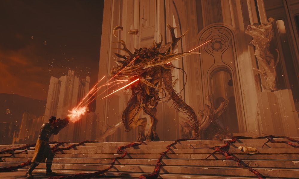 Saros Gra PS5 screen z gry walka z rodzinami zdeprawowanych przeciwników kosmiczne wpływy starożytna technologia dostosowanie swojej taktyki