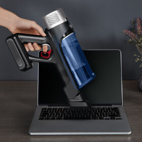 Wbudowane na końcu odkurzacza ręcznego i rury <b>szczotki EasyBrush</b> są zawsze pod ręką do szybkich zadań.