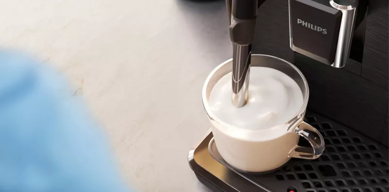 Spieniacz robi gęstą piankę z mleka