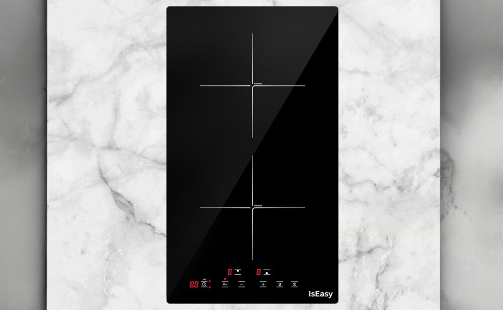 Płyta indukcyjna ISEASY LI2V-22 Płyta indukcyjna prezentuje gładką, czarną powierzchnię z wyraźnie zaznaczonymi strefami grzewczymi w formie białych linii. Panel sterowania umieszczony u dołu pokazuje czerwone wskaźniki i ikony funkcji do małej kuchni kompaktowa