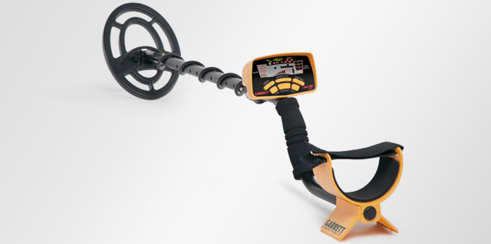 Wykrywacz metalu GARRETT ACE 250, ACE 250, początkujący, plaże, intuicyjne, Wykrywacz metali Garrett ACE 250 z paskiem na przedramię.