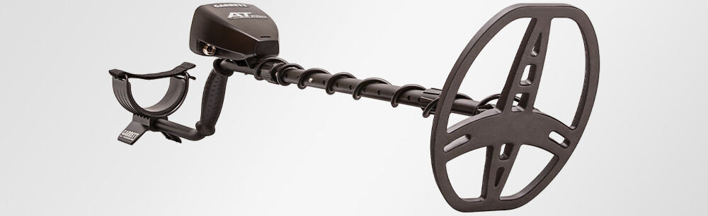 Wykrywacz metalu GARRETT AT Pro-International, Pro Audio, dźwięk, głębokość, Tone Roll, Perspektywiczny widok wykrywacza od strony cewki.