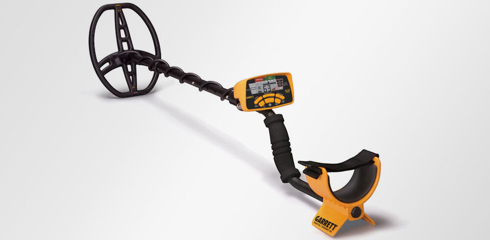 Wykrywacz metalu GARRETT ACE 400i, All-Metal, pinpoint, precyzyjne, kopanie, Wykrywacz metali Garrett ACE 400i w całości na białym tle.