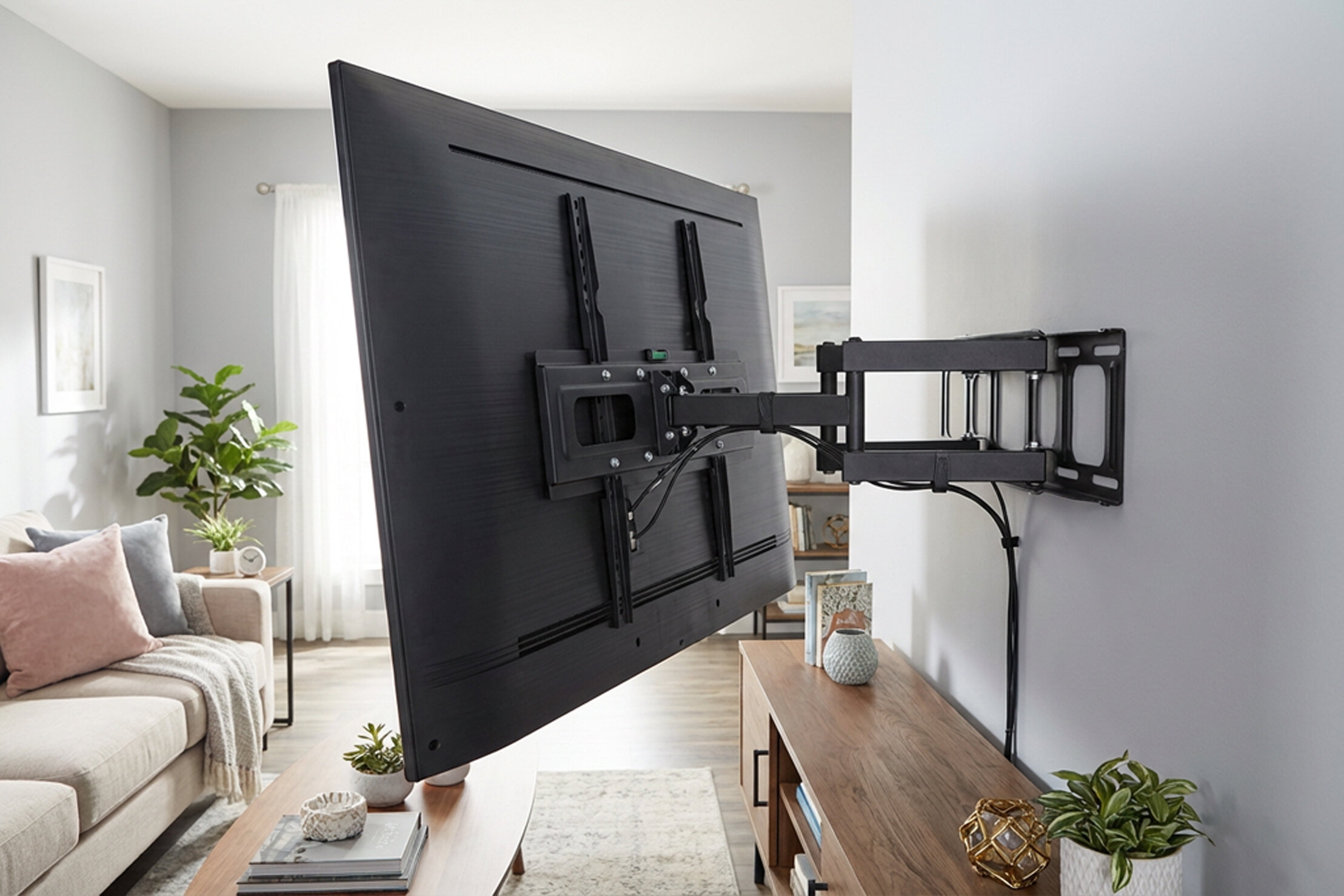 Regulowany uchwyt TV z pełnym zakresem obrotu i nachylenia
