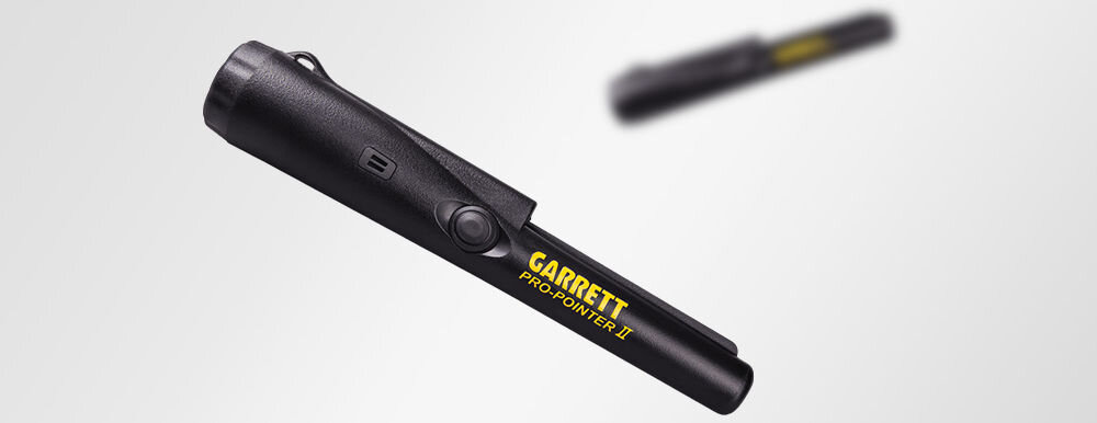 Wykrywacz metalu GARRETT Pro-Pointer II, obudowa, lekka, przyciskowy, przypinany, Dwa pinpointery Garrett Pro-Pointer II – ujęcie produktowe.
