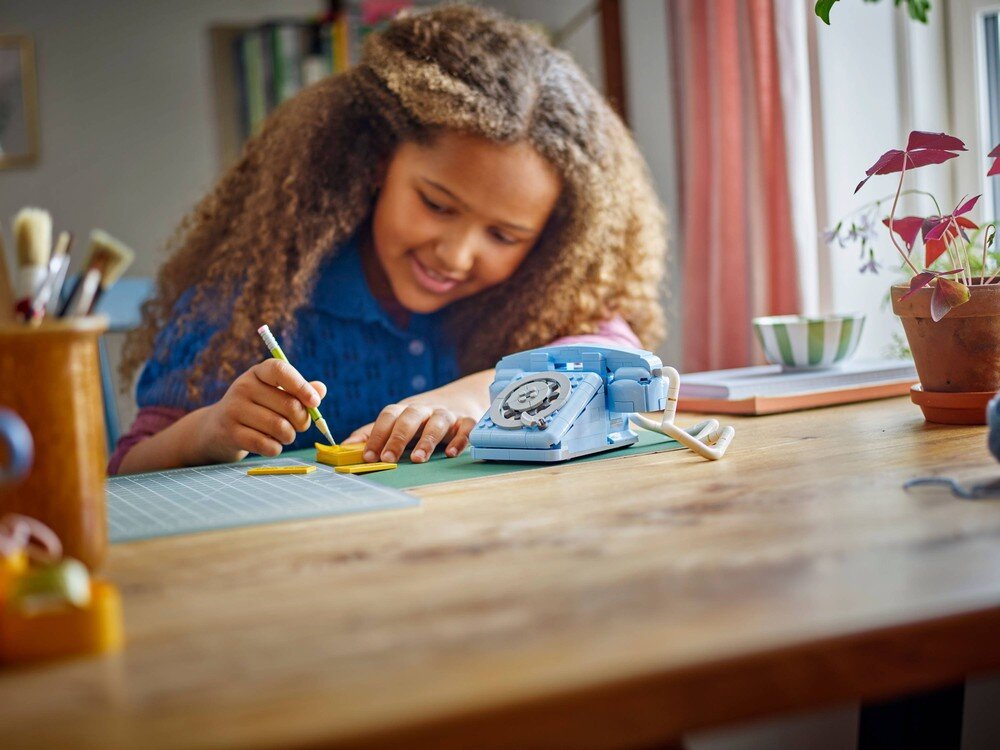 LEGO 31174 Creator 3w1 Telefon w stylu retro, zabawka konstrukcyjna dla dzieci elementy opis konstrukcji wiek
 